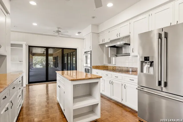 304 Spring Mill Dr Kerrville, TX 78028