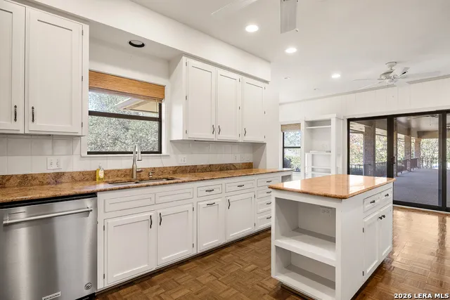 304 Spring Mill Dr Kerrville, TX 78028