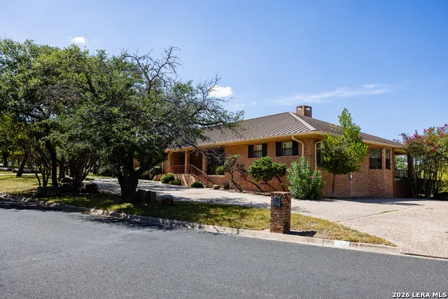 304 Spring Mill Dr Kerrville, TX 78028