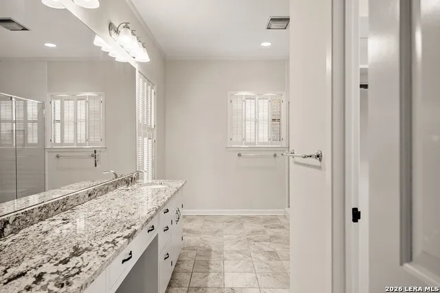 304 Spring Mill Dr Kerrville, TX 78028