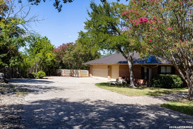 304 Spring Mill Dr Kerrville, TX 78028
