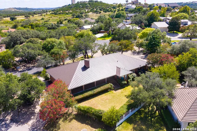 304 Spring Mill Dr Kerrville, TX 78028
