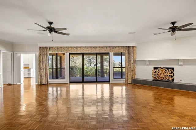 304 Spring Mill Dr Kerrville, TX 78028