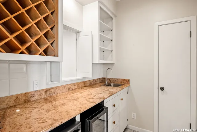 304 Spring Mill Dr Kerrville, TX 78028