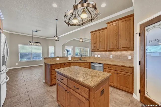 196 TRIPLE BEND DR La Vernia, TX 78121