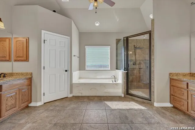 196 TRIPLE BEND DR La Vernia, TX 78121