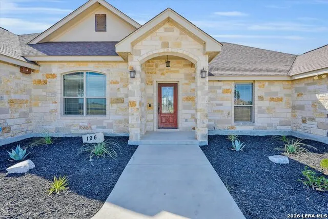 196 TRIPLE BEND DR La Vernia, TX 78121