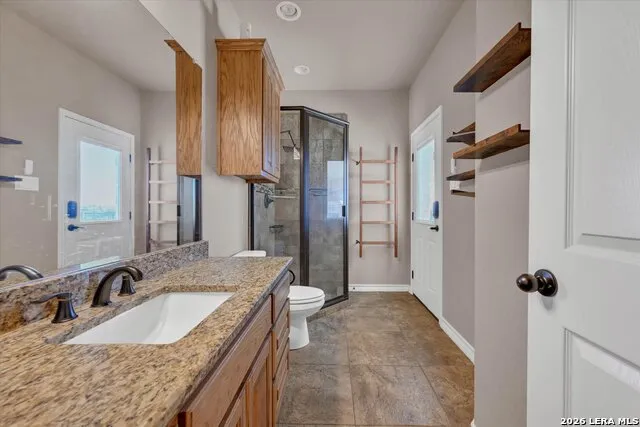 196 TRIPLE BEND DR La Vernia, TX 78121