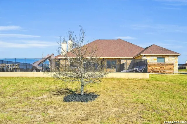 196 TRIPLE BEND DR La Vernia, TX 78121