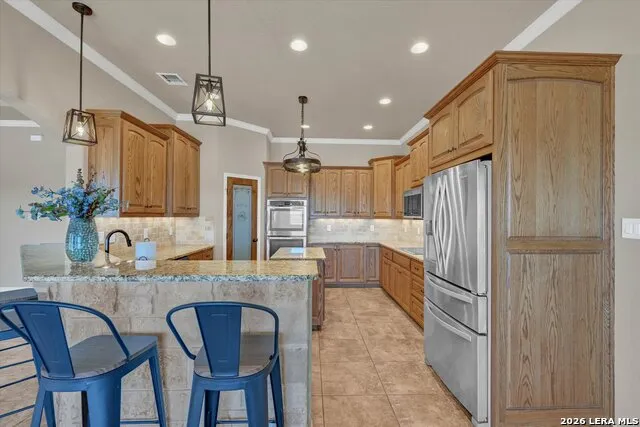 196 TRIPLE BEND DR La Vernia, TX 78121