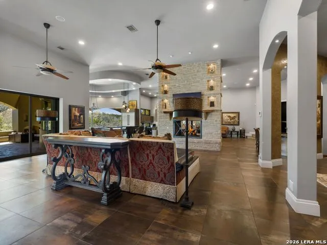 11426 Cat Springs Boerne, TX 78006