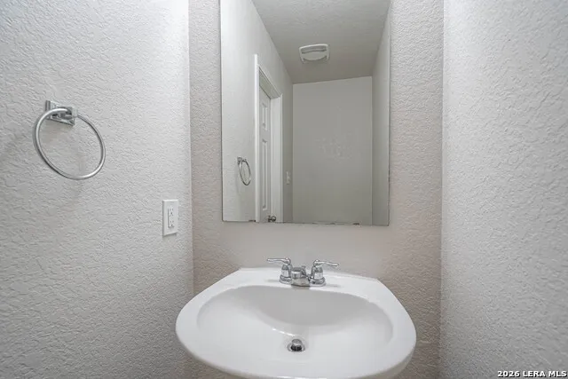 10915 CIMARRON CV Universal City, TX 78148