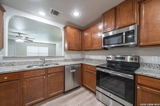 10915 CIMARRON CV Universal City, TX 78148