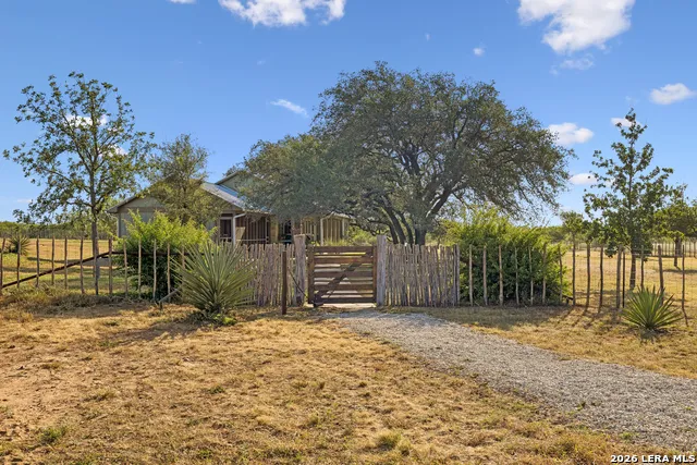 466 County Road 742 Yancey, TX 78886
