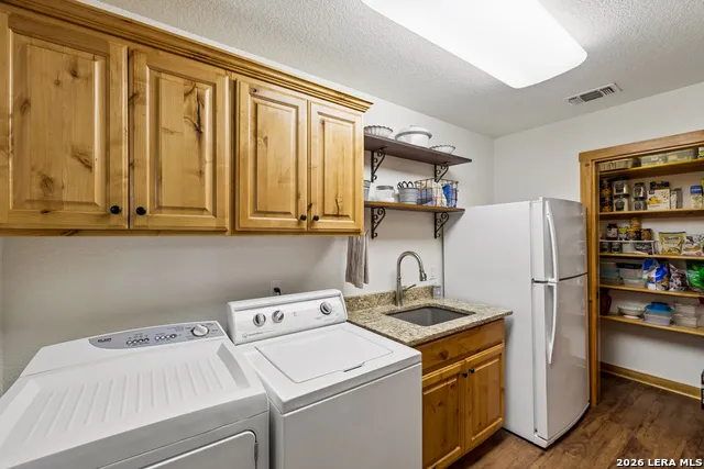 466 County Road 742 Yancey, TX 78886