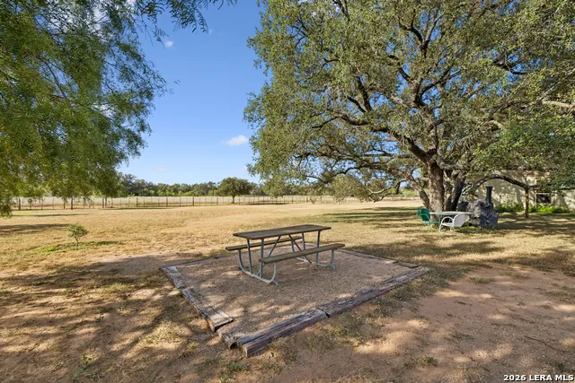 466 County Road 742 Yancey, TX 78886