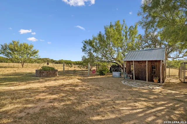 466 County Road 742 Yancey, TX 78886