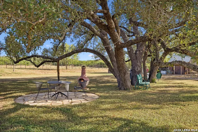 466 County Road 742 Yancey, TX 78886