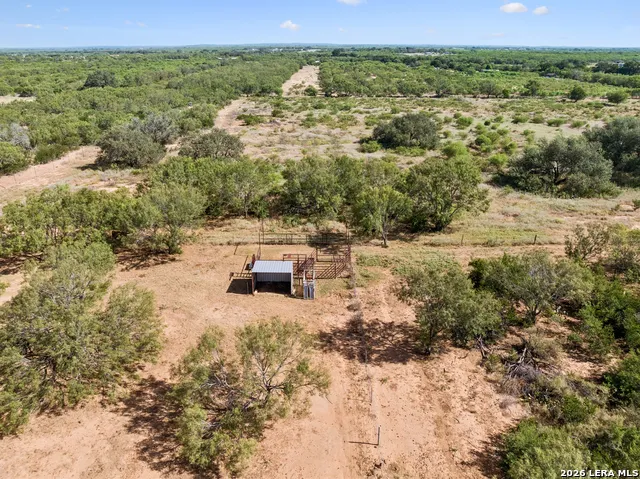 466 County Road 742 Yancey, TX 78886