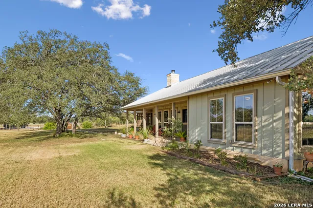 466 County Road 742 Yancey, TX 78886