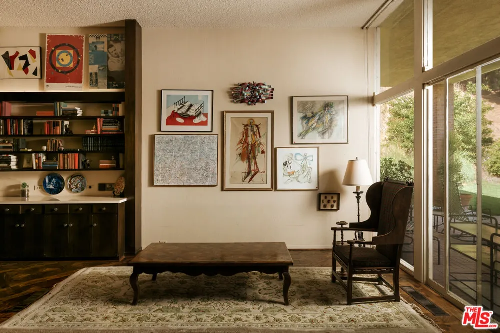 1058 Hillcrest Road Beverly Hills, CA 90210
