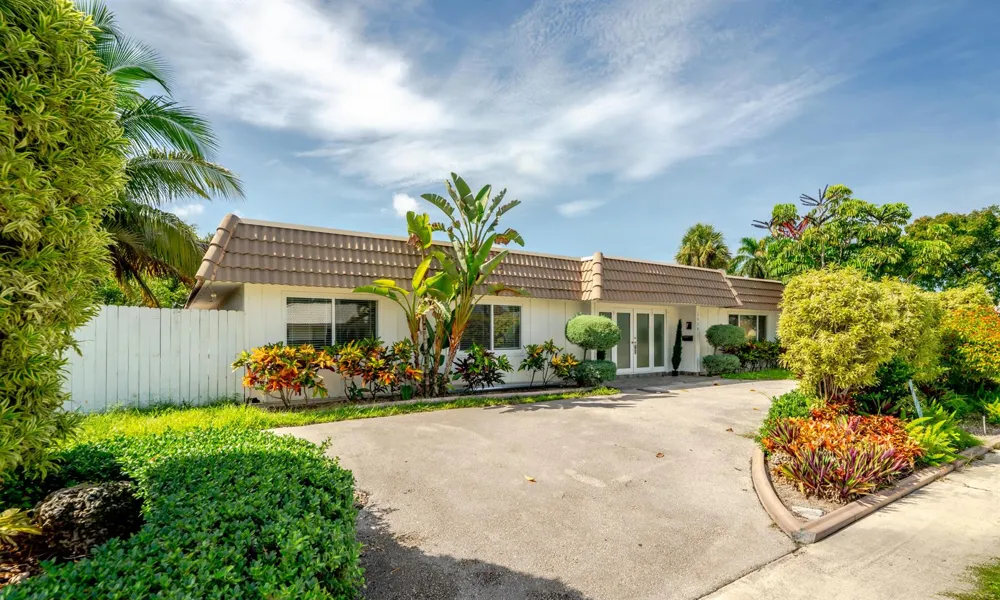 1424 SW 13th Drive #1424 Boca Raton, FL 33486