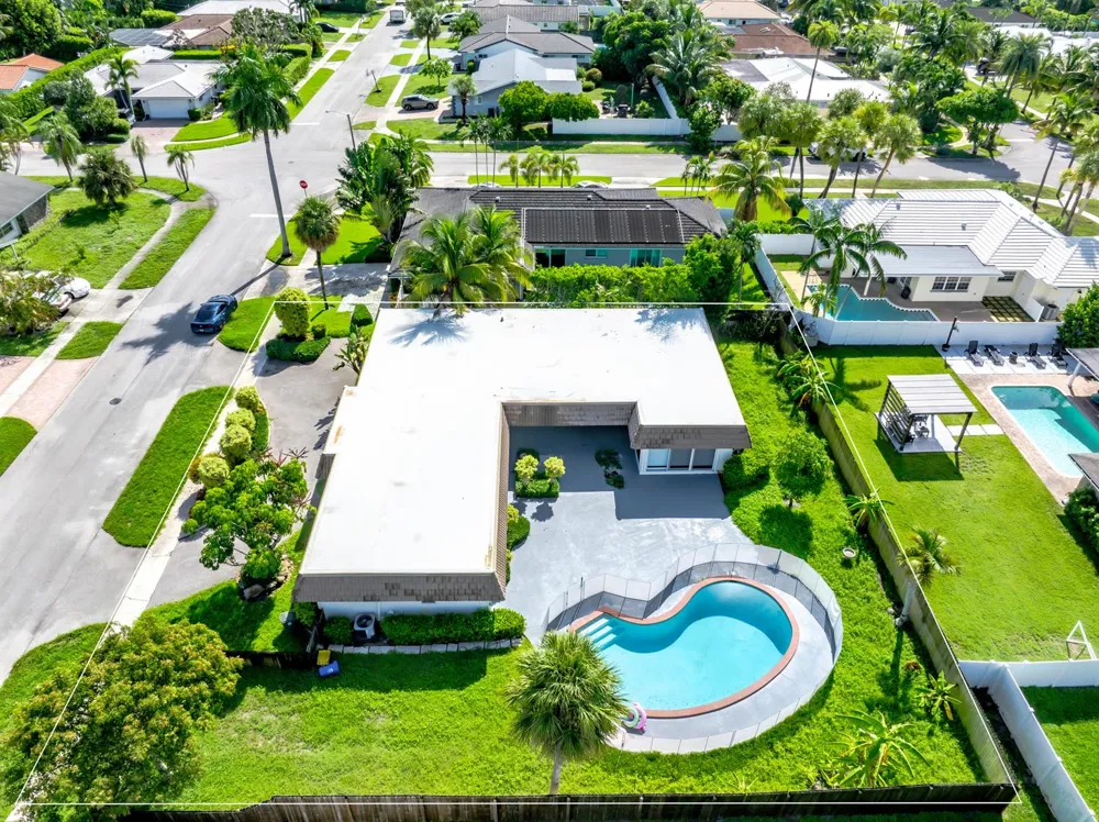 1424 SW 13th Drive #1424 Boca Raton, FL 33486