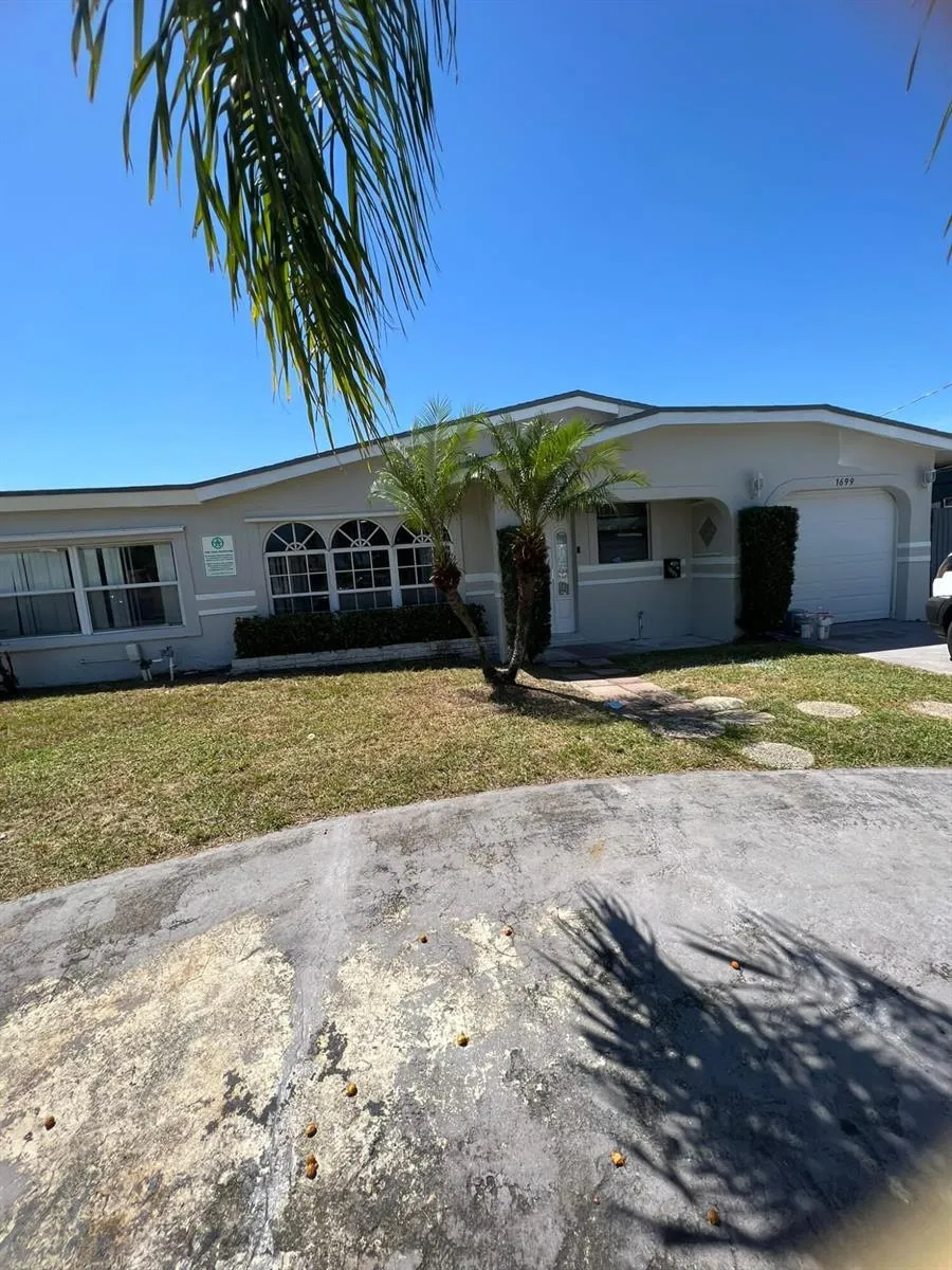 1699 NW 7th Terrace Pompano Beach, FL 33060
