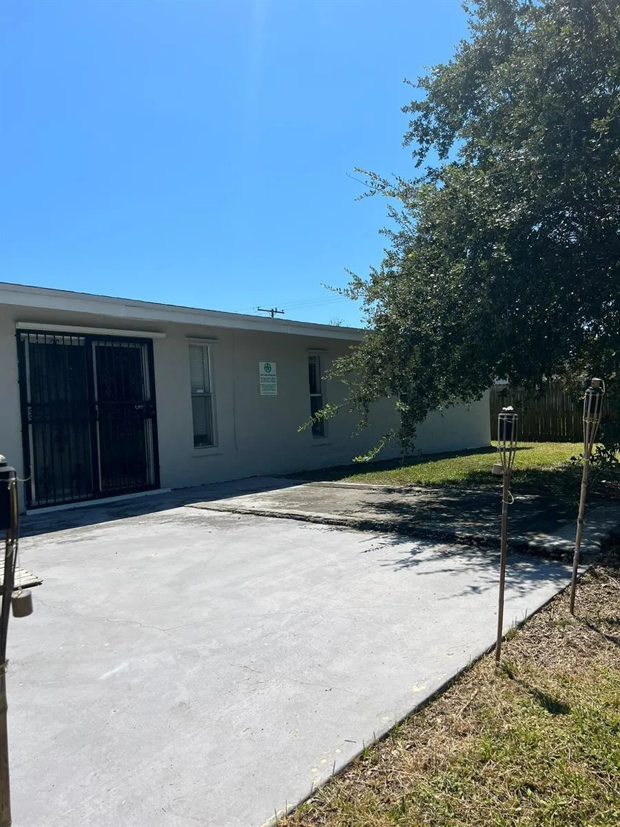 1699 NW 7th Terrace Pompano Beach, FL 33060