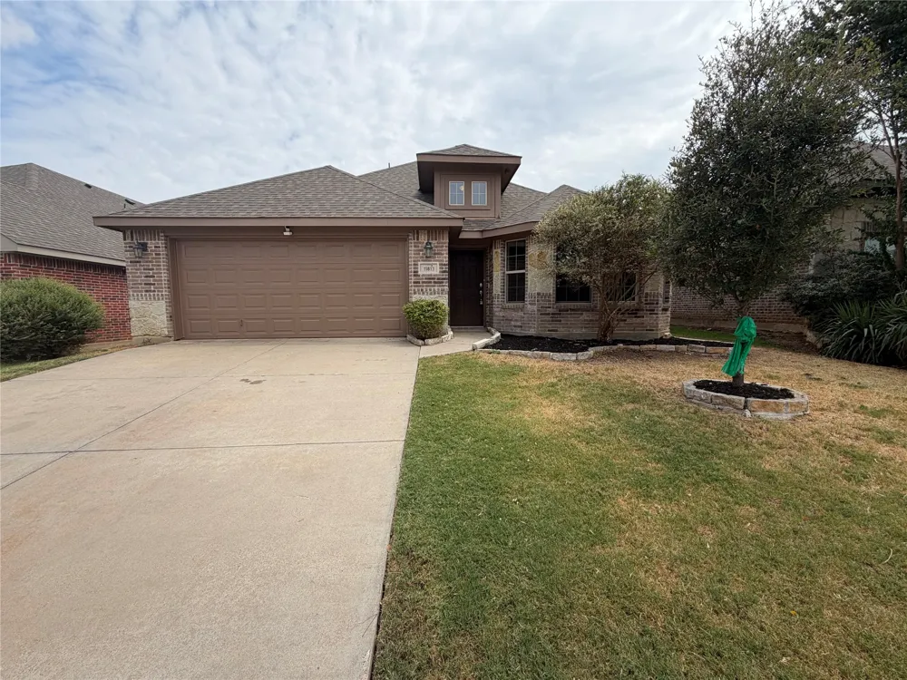 11813 Bellegrove Road Burleson, TX 76028