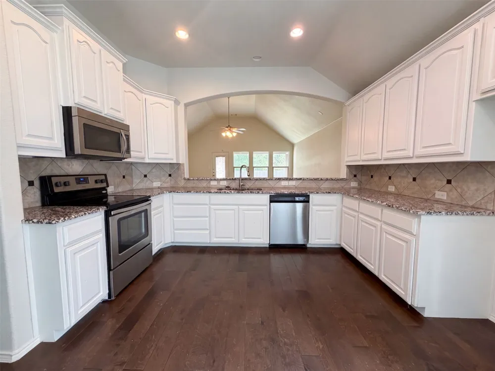 11813 Bellegrove Road Burleson, TX 76028
