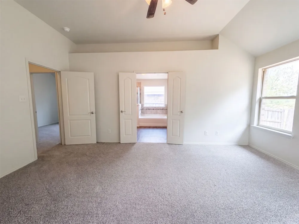 11813 Bellegrove Road Burleson, TX 76028