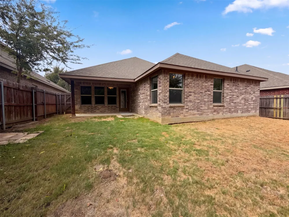 11813 Bellegrove Road Burleson, TX 76028