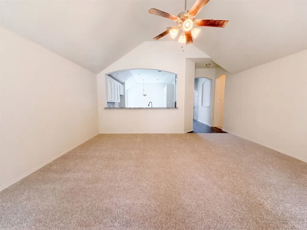 11813 Bellegrove Road Burleson, TX 76028
