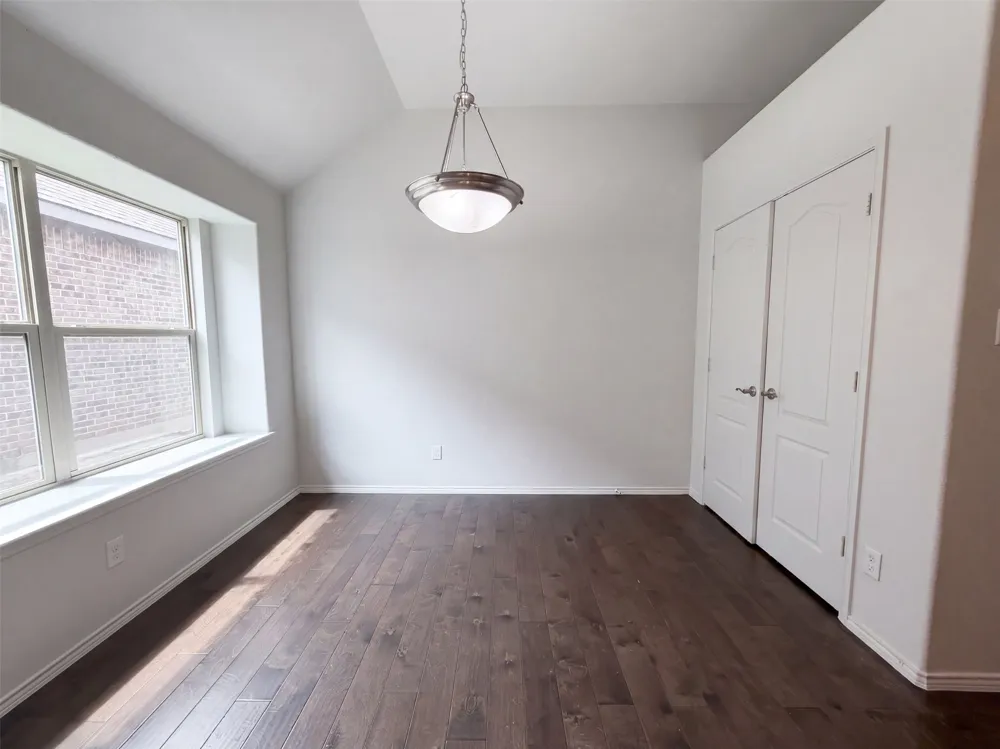 11813 Bellegrove Road Burleson, TX 76028