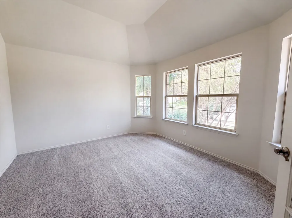 11813 Bellegrove Road Burleson, TX 76028
