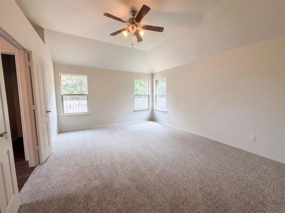 11813 Bellegrove Road Burleson, TX 76028