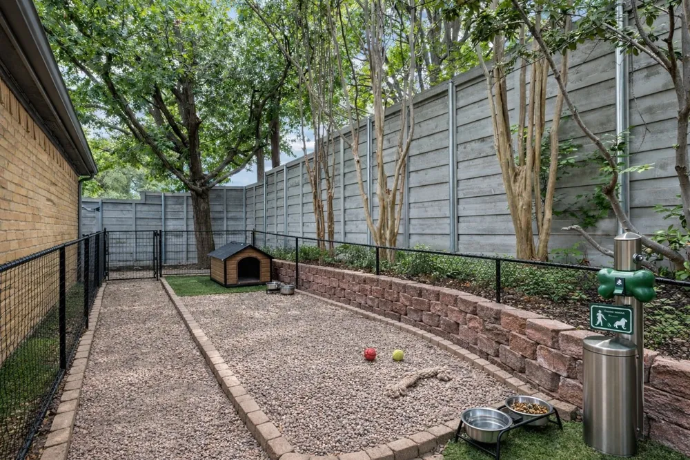 7221 Pleasant View Drive Dallas, TX 75231