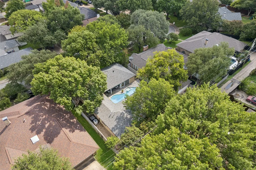 7221 Pleasant View Drive Dallas, TX 75231