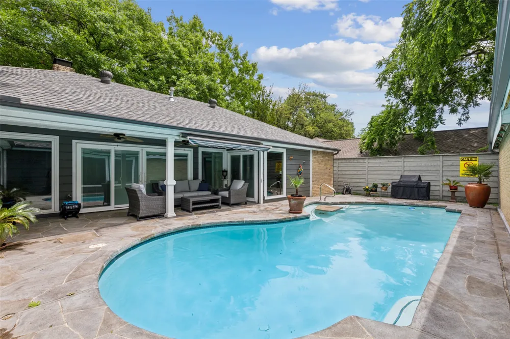7221 Pleasant View Drive Dallas, TX 75231