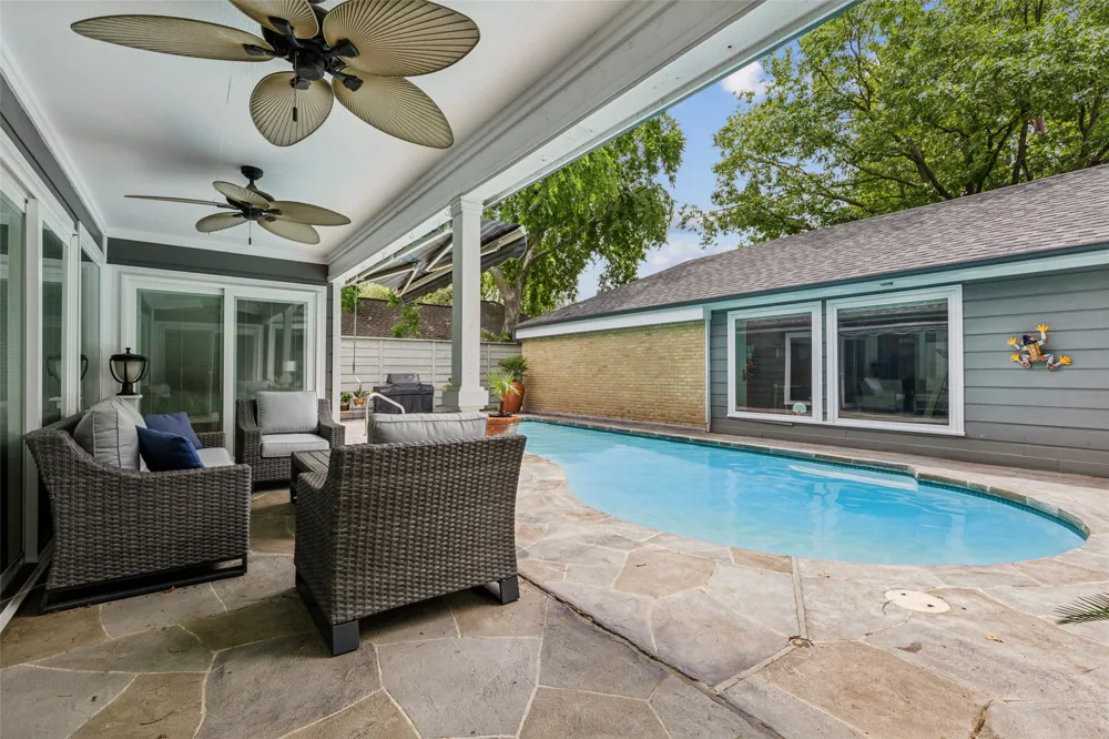 7221 Pleasant View Drive Dallas, TX 75231