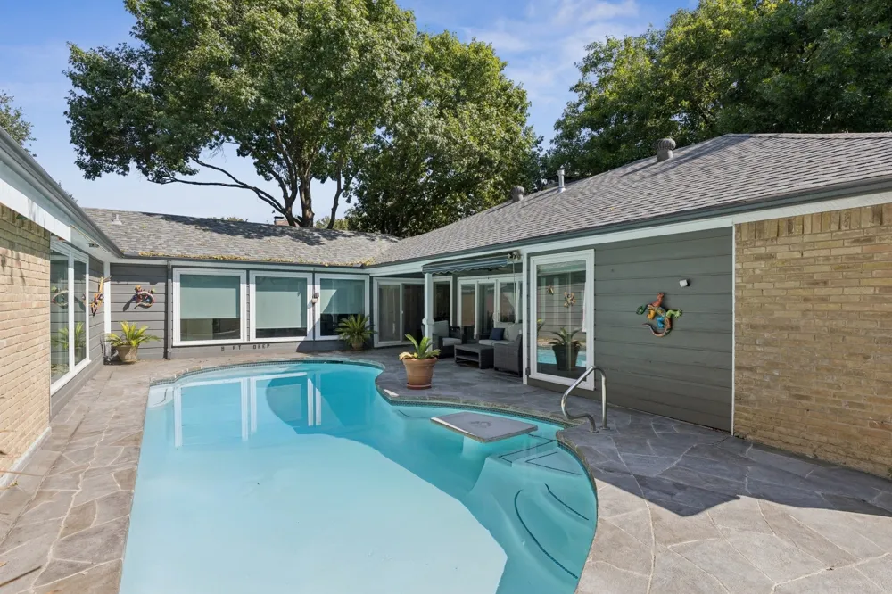 7221 Pleasant View Drive Dallas, TX 75231