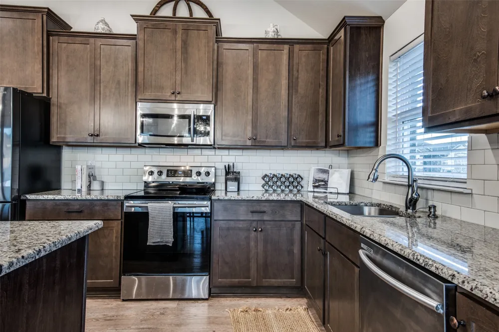 112 Kens Court Pilot Point, TX 76258