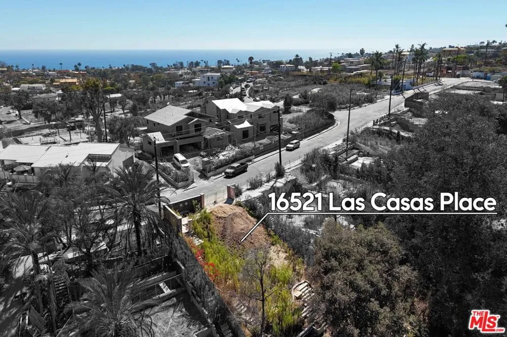16521 Las Casas Place Pacific Palisades, CA 90272