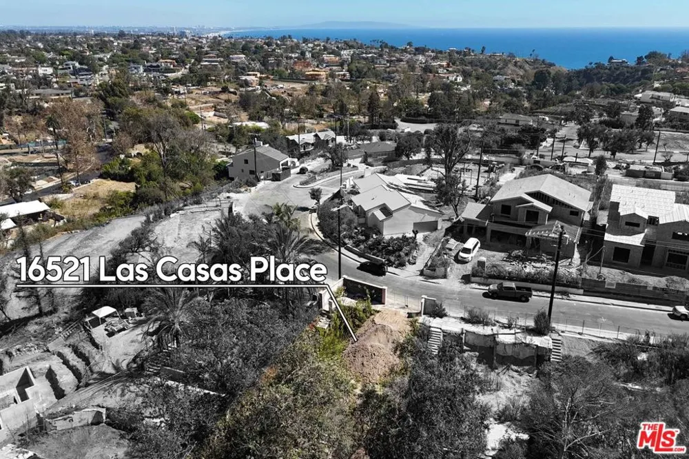 16521 Las Casas Place Pacific Palisades, CA 90272