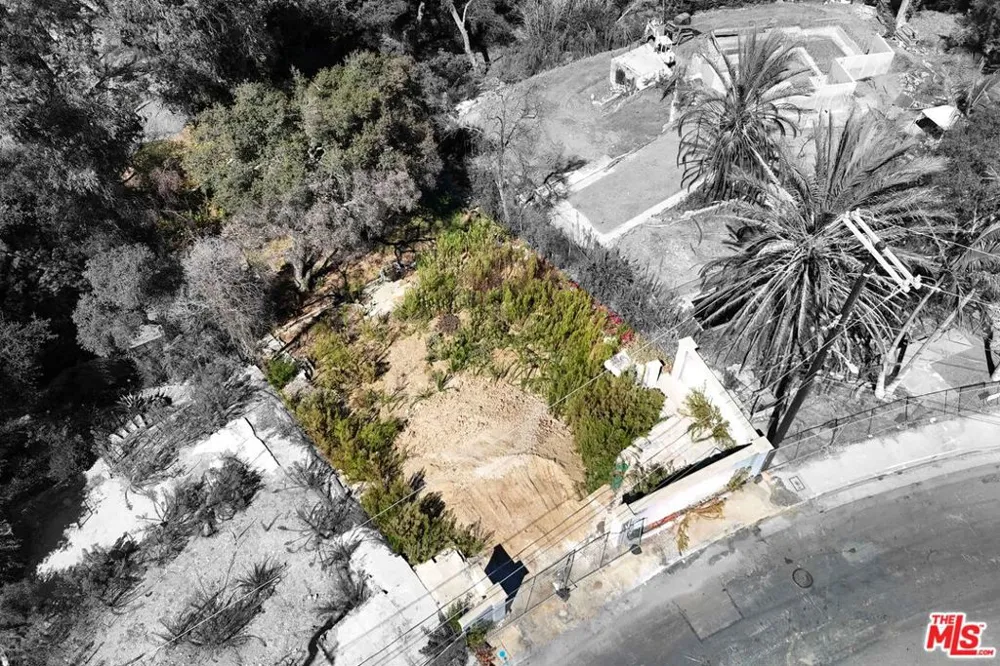 16521 Las Casas Place Pacific Palisades, CA 90272
