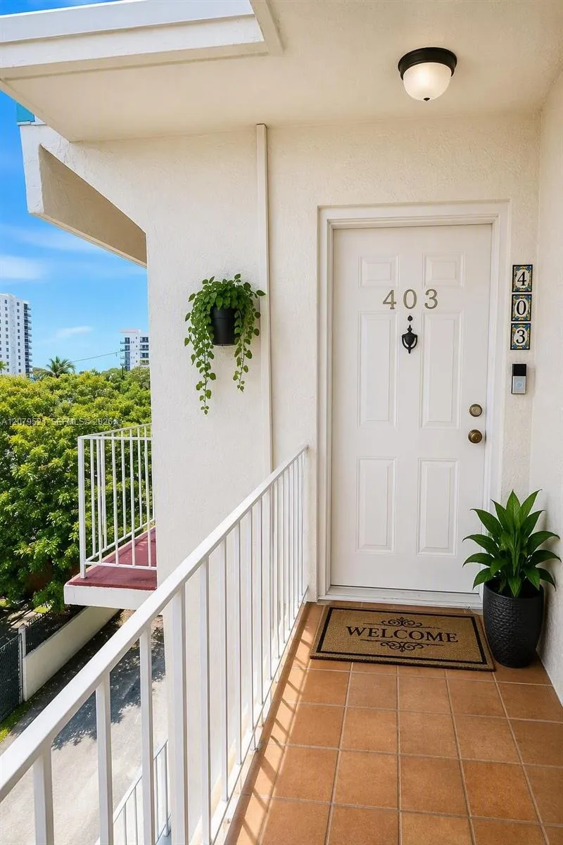 2138 SW 6th St #403 Miami, FL 33135