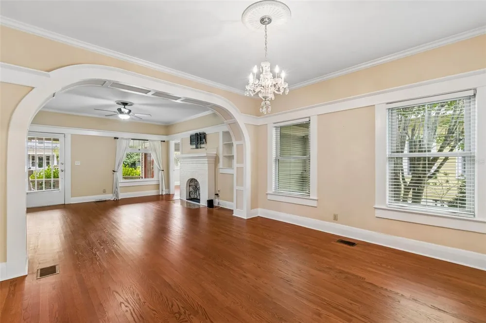 1107 W HORATIO STREET Tampa, FL 33606