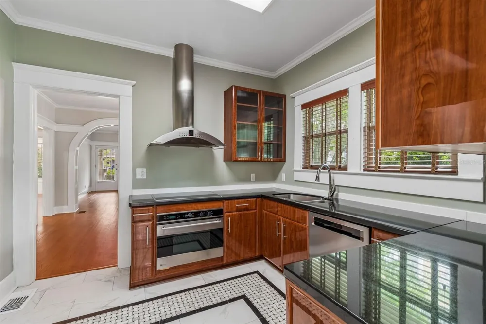 1107 W HORATIO STREET Tampa, FL 33606