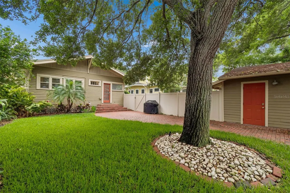1107 W HORATIO STREET Tampa, FL 33606